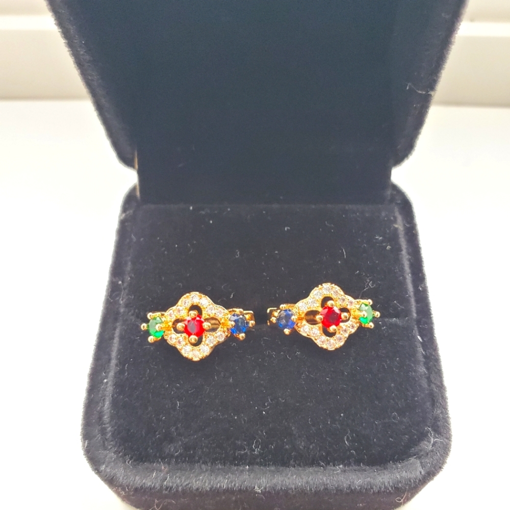 💥💥💥SOLD💥💥💥Beautiful Earrings 10k Gold Plated
